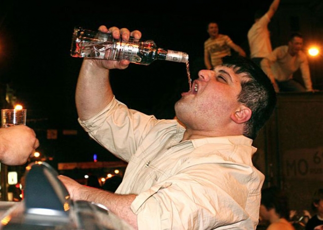 Россияне тратят на алкоголь не больше всех в мире