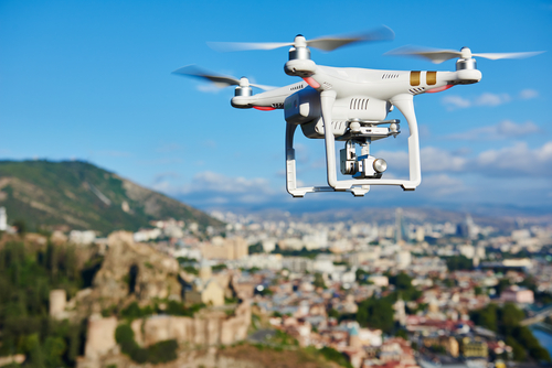 Amazon планирует разместить зарядки для дронов на фонарных столбах