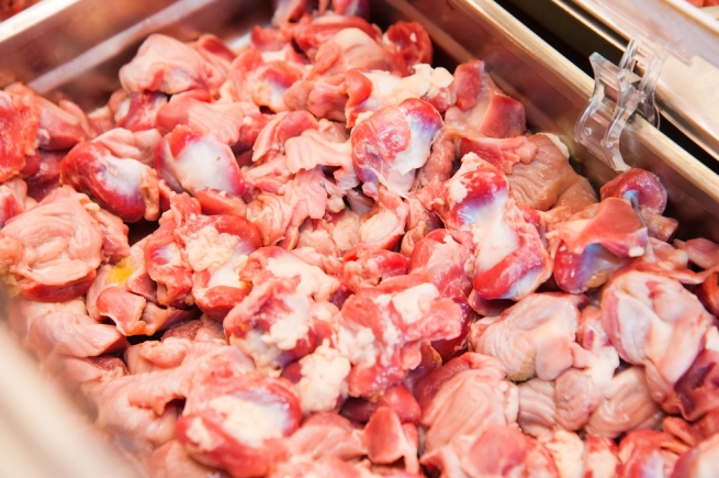 Путин поручил проверить российские магазины на предмет реализации нелегального мяса