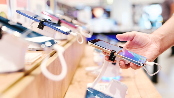 В России с начала года снизились продажи смартфонов