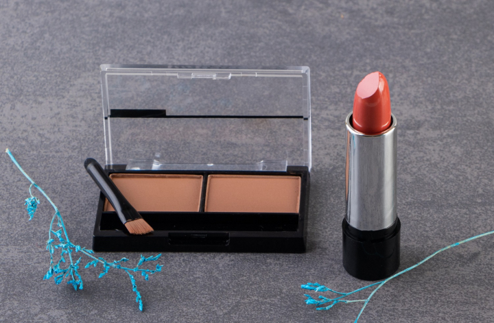 Предприятия Москвы выпустили свыше 62 млн единиц косметики