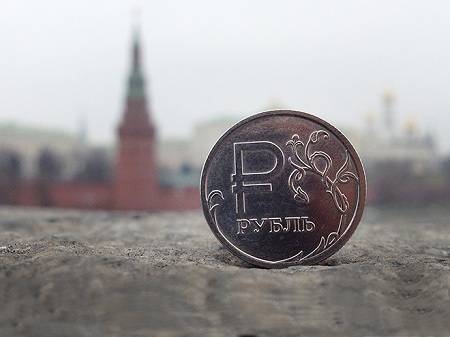 Главные экономические новости дня: взлет рубля, долг России и валютные банкроты