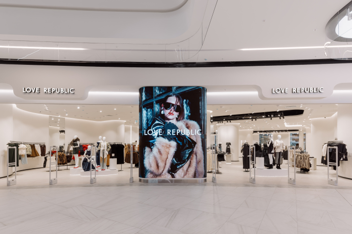 LOVE REPUBLIC открыл два новых флагманских магазина (ФОТО)