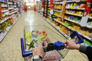 Walmart разрабатывает управляемую магазинную тележку