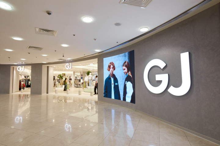 8xyk0dbqragtsbfj48rnxnzbxk3m4s6p Gloria Jeans закрыла один из крупнейших магазинов в Петербурге