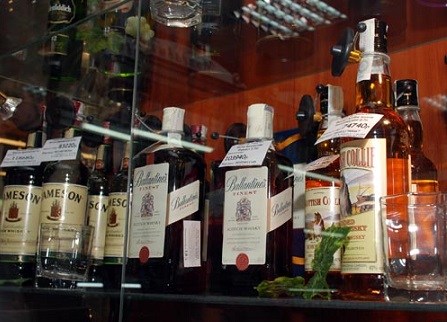 С февраля повысятся цены на алкоголь и лекарства