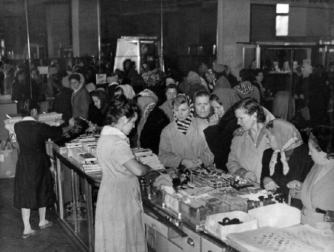 «Березка», «фирма» и 5 пар джинсов: особенности шопинга в Советском Союзе