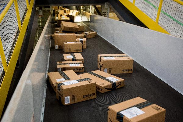 Amazon планирует открыть 1,5 тыс. складов в пригородах США