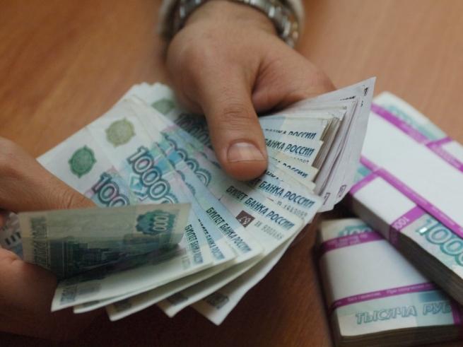 С 1 июня рубль стал официальной валютой в Крыму