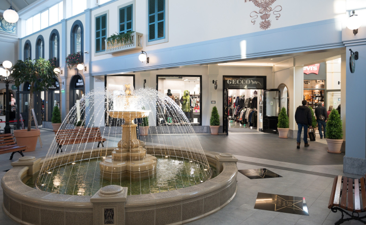 Снегопады внесли коррективы в показатели работы торговых центров Снегопады внесли коррективы в показатели работы торговых центров