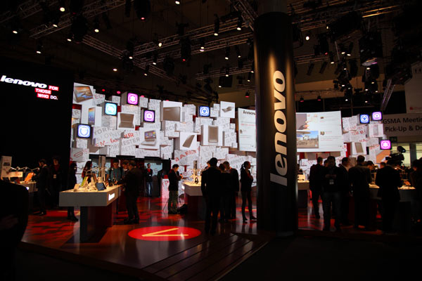 Lenovo уволит 3200 человек из-за падения продаж смартфонов Motorola