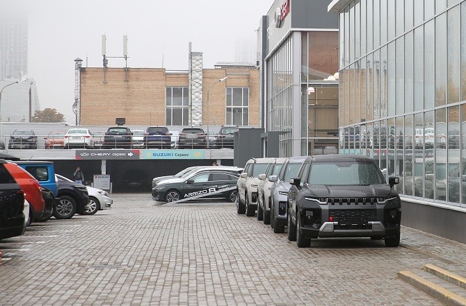 Продажи новых легковушек в ноябре увеличились на 6%