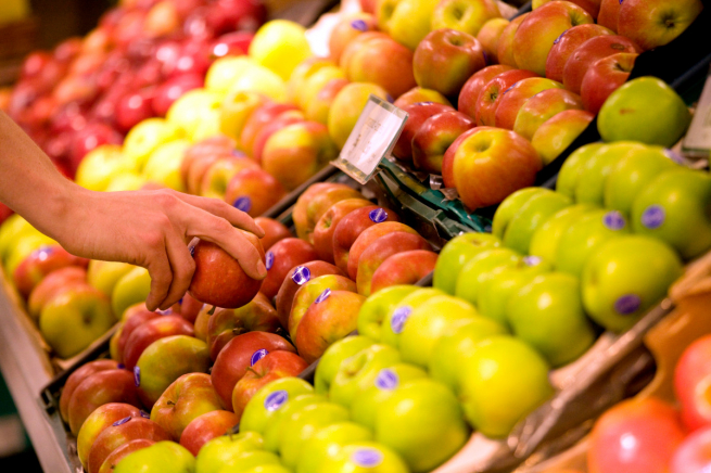Цены на яблоки в Санкт-Петербурге выросли до 250 рублей за килограмм