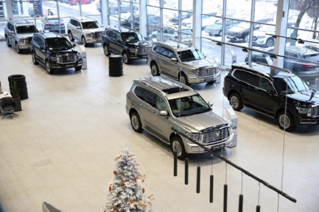 Продажи новых легковых автомобилей в РФ в 2023 году увеличились на 69%