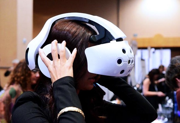 Apple запатентовала шлем виртуальной реальности