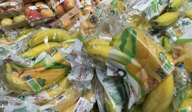 Франция вводит запрет на пластиковую упаковку для овощей и фруктов