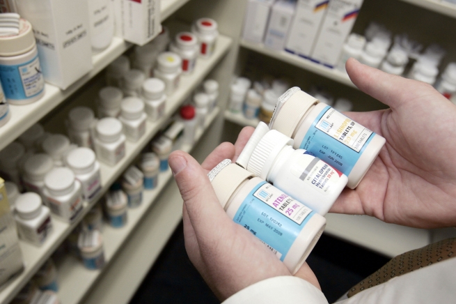 Кабмин до 20 марта проведет мониторинг цен на жизненно важные лекарства