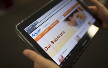 "Дочка" Alibaba присматривается к запуску платежной системы в России