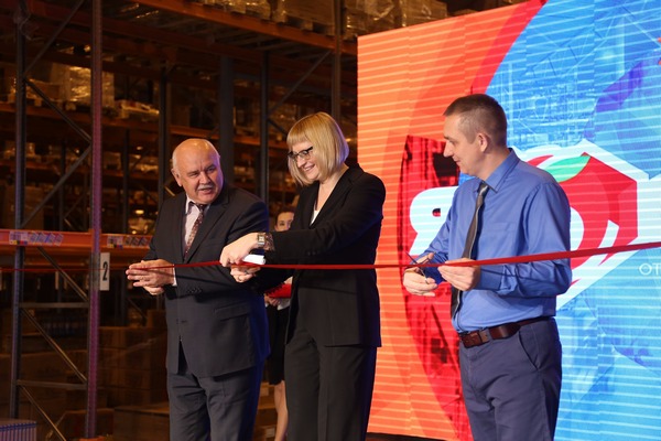 X5 Retail Group открыла первый распределительный центр в Сибири X5 Retail Group открыла первый распределительный центр в Сибири