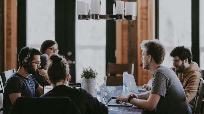 Россияне рассказали, почему ценят свою работу – исследование Россияне рассказали, почему ценят свою работу – исследование