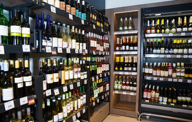 «ВкусВилл» наращивает число магазинов с винным ассортиментом