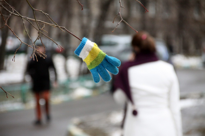 Из-за холодной весны в России взлетел спрос на обогреватели, дождевики и свитеры
