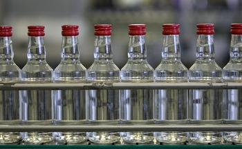 "Ъ": Один из крупнейших импортеров вина в России начал выпускать водку премиум-класса