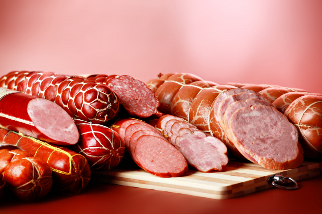 Мясокомбинаты предупредили о росте цен на колбасы и сосиски