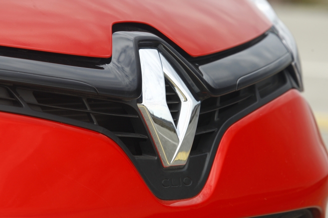 Компания Renault повысила цены на все модели, представленные в России