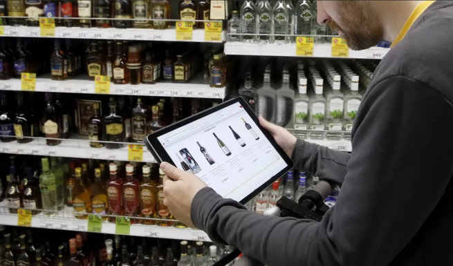 Ромир: Каждый четвертый россиянин покупает алкоголь онлайн с самовывозом