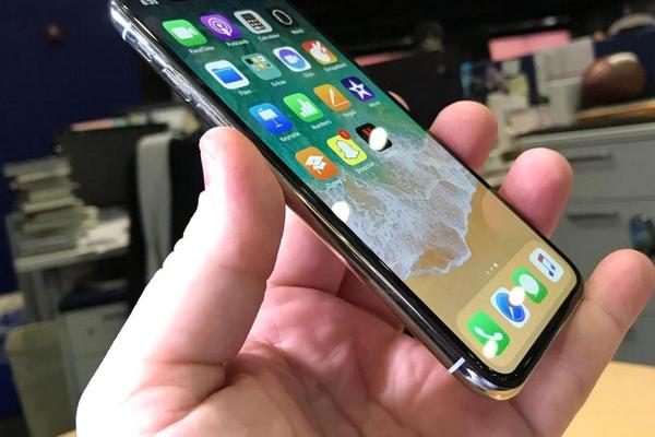 iPhone X побил все рекорды продаж iPhone X побил все рекорды продаж