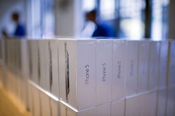 Компания Apple опровергла слухи о прекращении поставок в Россию