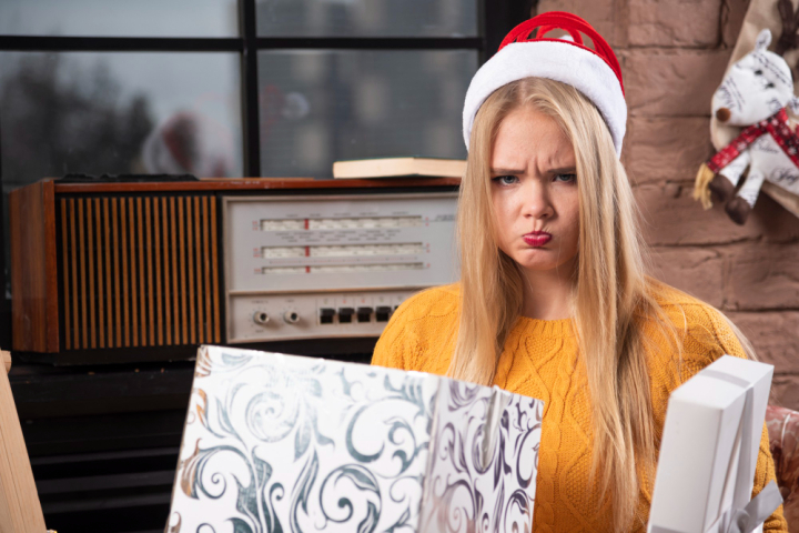 qnbuoilvid2v99otlb8o1vg1byb9re0m SuperJob составил рейтинг худших новогодних подарков