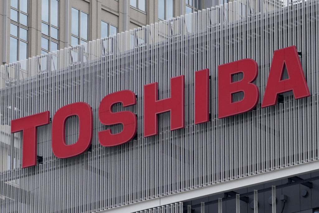 Toshiba согласилась продать свои активы за 15 млрд долларов