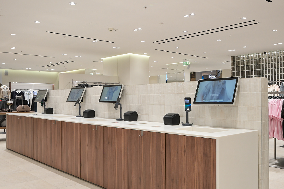 SELA открыла первый магазин нового формата (ФОТО)