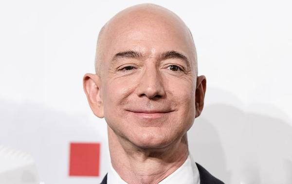 Джефф Безос покинет пост гендиректора Amazon в день рождения площадки