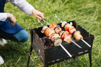 Спрос на продукты для шашлыка резко вырос перед майскими — исследование Спрос на продукты для шашлыка резко вырос перед майскими — исследование