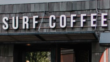 Сеть кофеен Surf Coffee судится со школой серфинга
