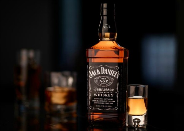 В виски Jack Daniel's обнаружили средство от клещей