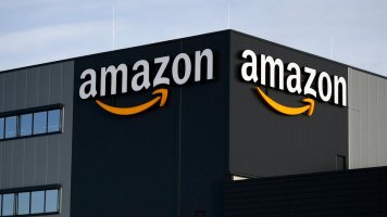 Amazon закрывает первый центр выполнения заказов в Великобритании