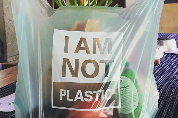 В Великобритании вдвое вырастет налог на пластиковые пакеты