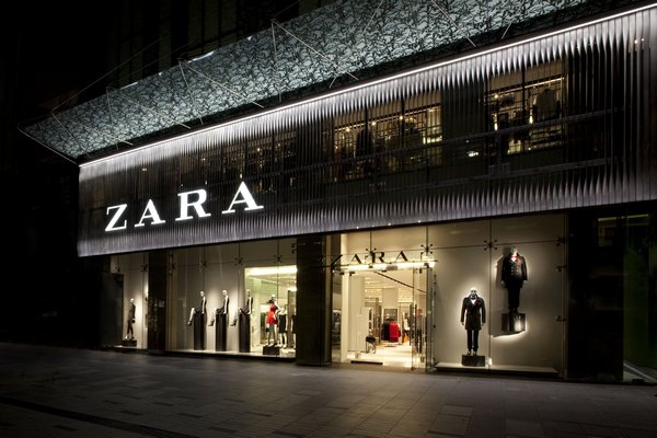 Zara внедряет в бутиках роботизированные постаматы