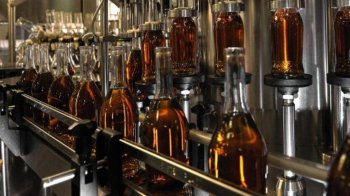 Санкции вынудили производителей спиртного оптимизировать производство