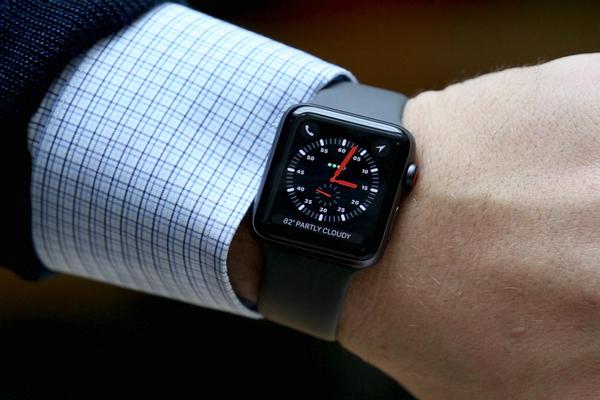 Продажи Apple Watch превысили совокупный экспорт швейцарских часов Продажи Apple Watch превысили совокупный экспорт швейцарских часов