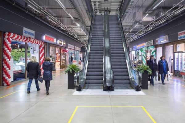 ТЦ Москвы дезинфицируют для профилактики от коронавируса ТЦ Москвы дезинфицируют для профилактики от коронавируса