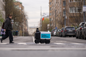 Роботы-курьеры «Яндекса» с помощью нейросети увеличили скорость доставки заказов на 10%