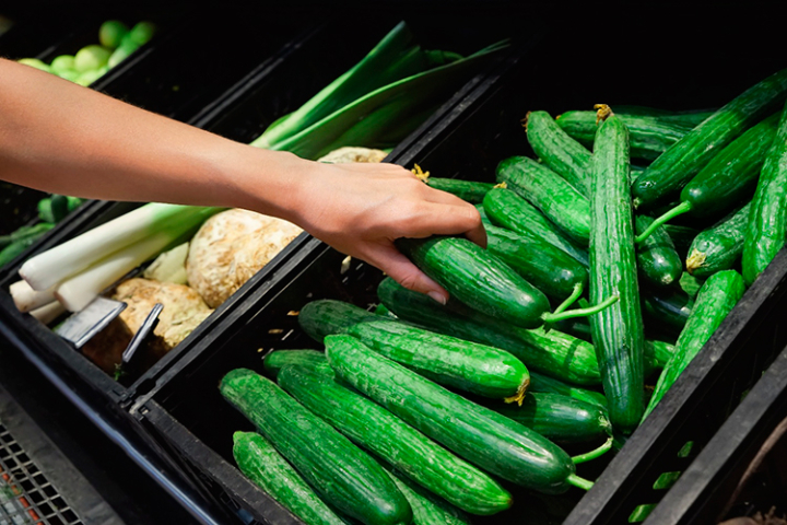 Огуречный ценовой шок: почему килограмм овощей стал дороже свинины и при чем тут срезка