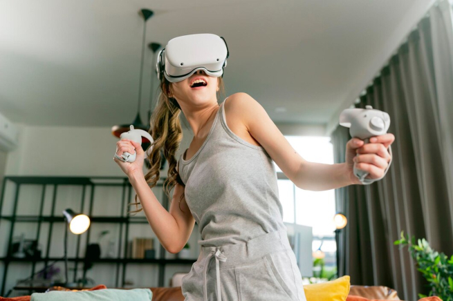 Мегамаркет: продажи VR-очков в России выросли в 12 раз после мирового релиза Apple Vision Pro