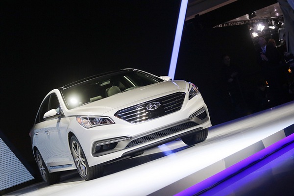 Hyundai анонсировал возобновление продаж Sonata в России