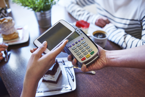 Система Android Pay начнет работу в России в 2017 году Система Android Pay начнет работу в России в 2017 году